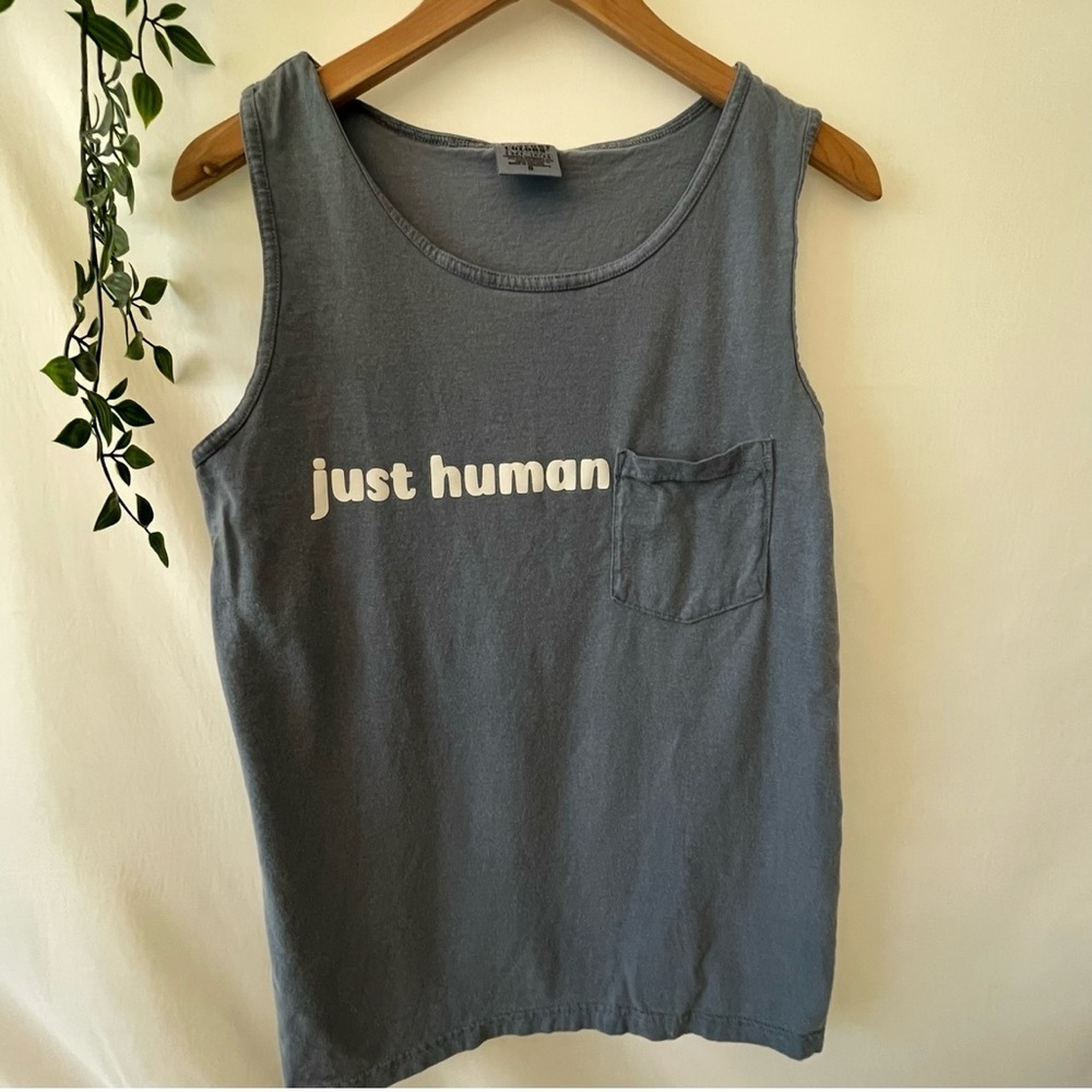 565. UNLISTED SOLID tees SHIRTS